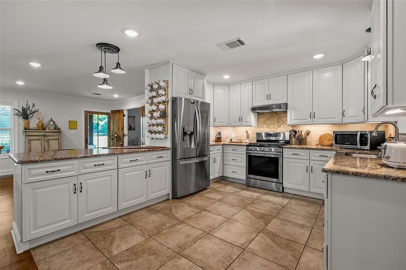 423 Rogers Hill Spur, Waco TX 76705 - Photo 6