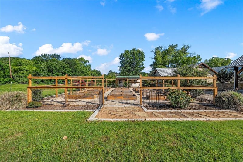 423 Rogers Hill Spur, Waco TX 76705 - Photo 32