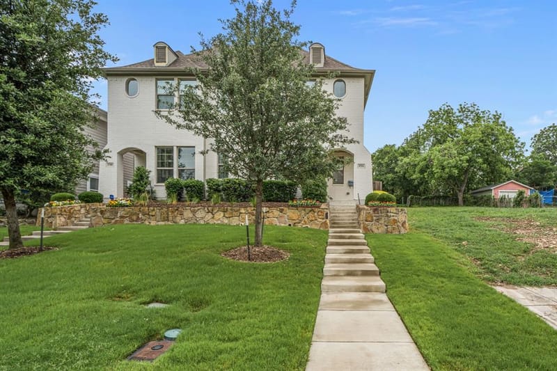 3711 Byers Avenue, Fort Worth TX 76107 - Photo 2