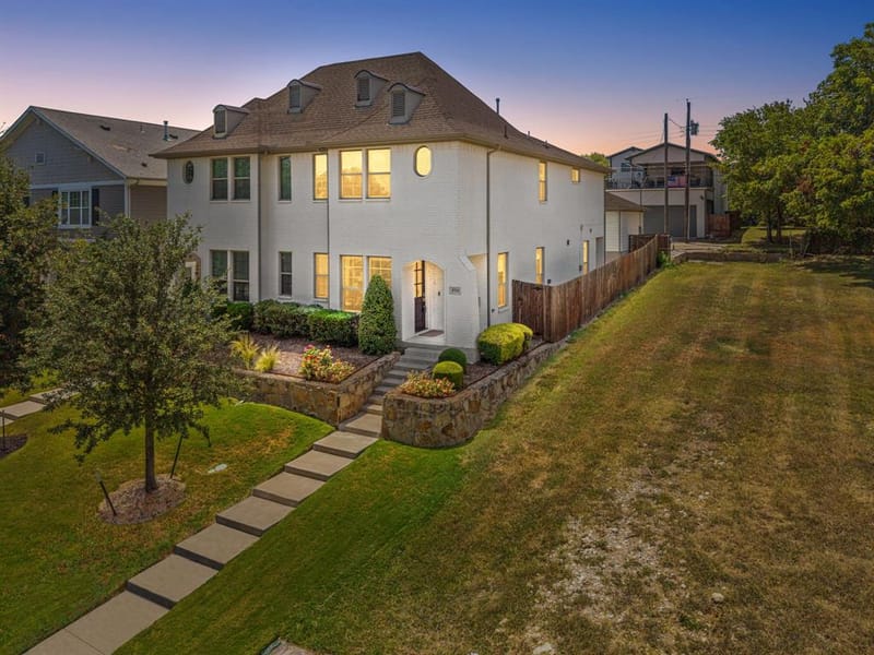 3711 Byers Avenue, Fort Worth TX 76107