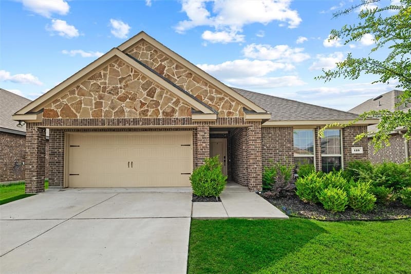 123 Arborside Drive, Waxahachie TX 75165