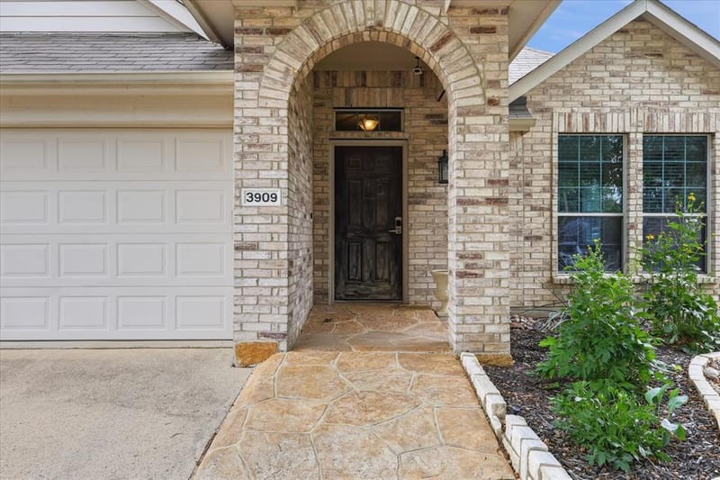 3909 Cliffside Drive, Denton TX 76208 - Photo 3