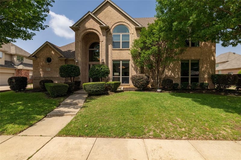 8105 Thornwood Drive, North Richland Hills TX 76182 - Photo 2