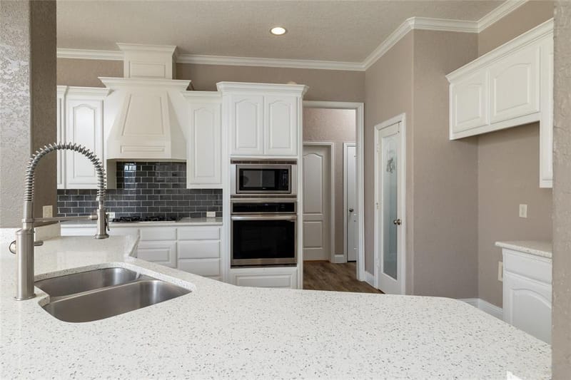 8105 Thornwood Drive, North Richland Hills TX 76182 - Photo 17