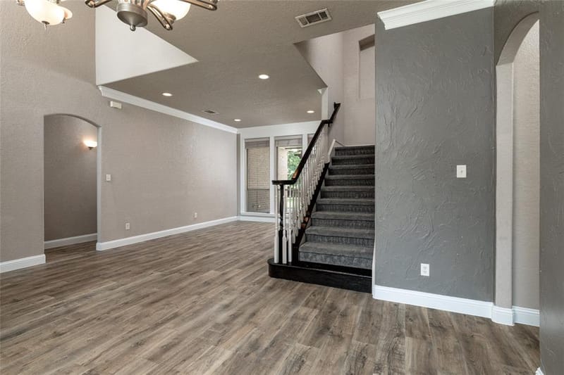 8105 Thornwood Drive, North Richland Hills TX 76182 - Photo 7
