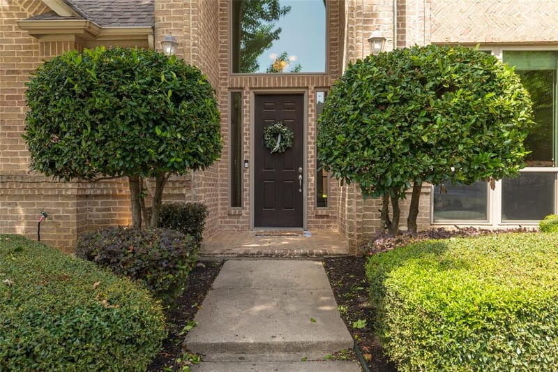 8105 Thornwood Drive, North Richland Hills TX 76182 - Photo 3