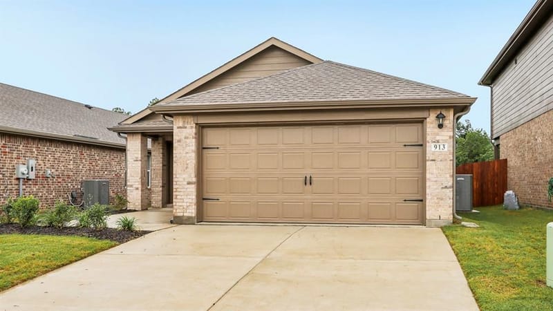 913 Jefferson Way, Sherman TX 75090 - Photo 2