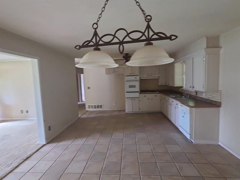709 Lee Street, Bowie TX 76230 - Photo 14