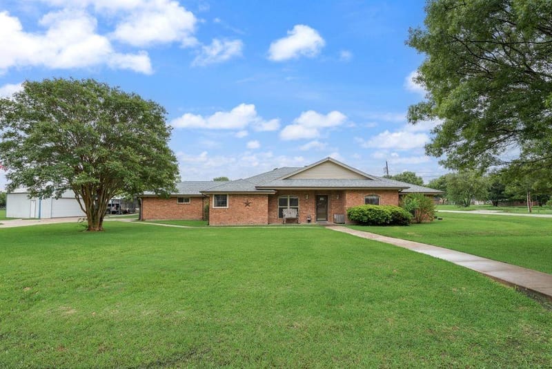 834 Rock Creek Lane, Red Oak TX 75154 - Photo 2