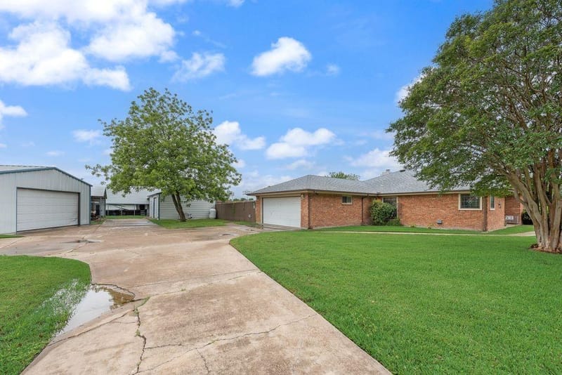 834 Rock Creek Lane, Red Oak TX 75154 - Photo 4