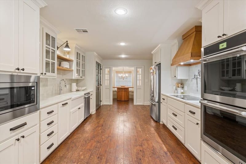 402 Shadow Mountain Drive, Woodway TX 76712 - Photo 9
