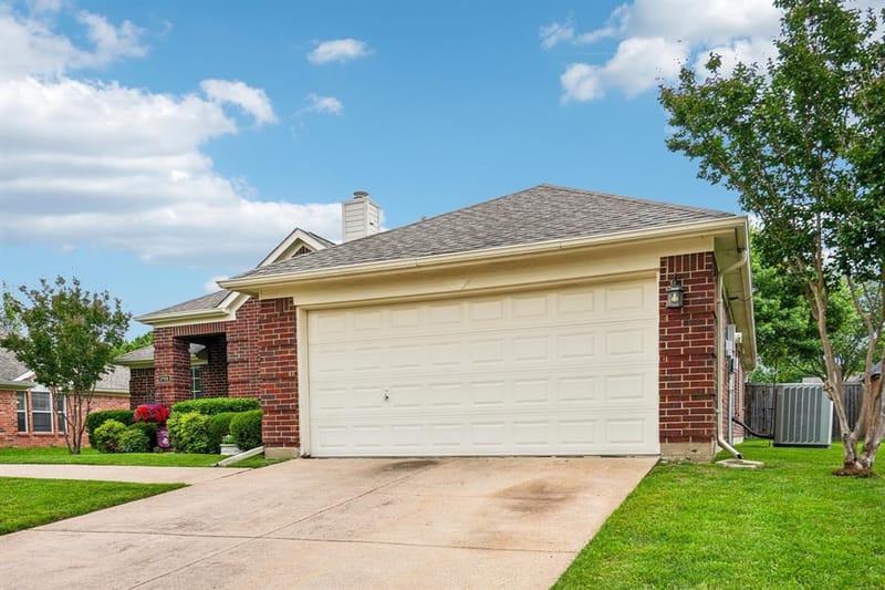 2705 Burning Tree, McKinney TX 75072 - Photo 2