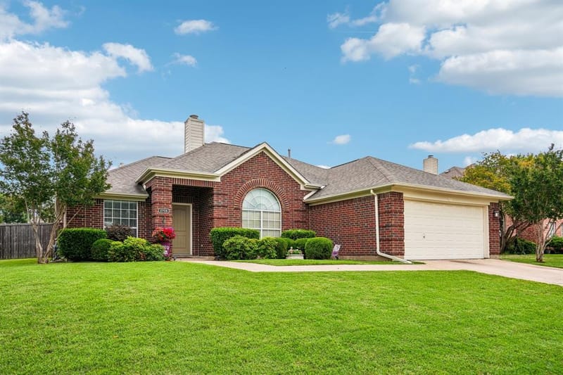 2705 Burning Tree, McKinney TX 75072 - Photo 4