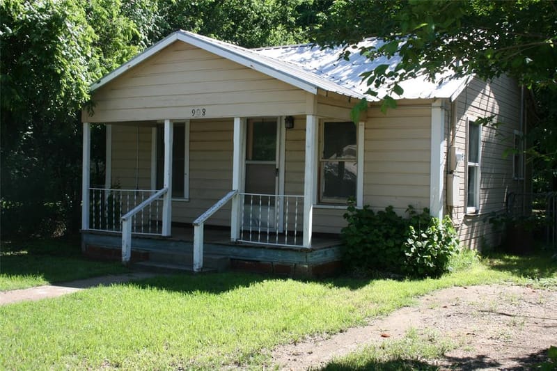 908 Franklin Street, Weatherford TX 76086 - Photo 2