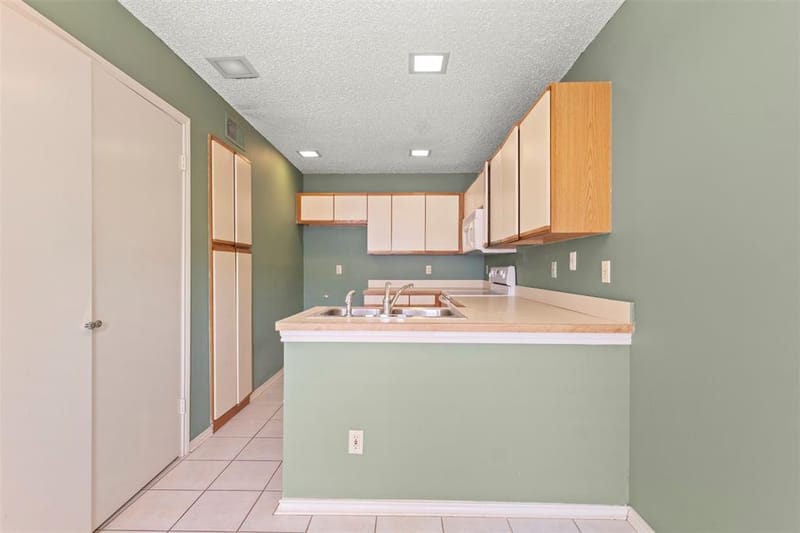 563 Ranch Trail # 217, Irving TX 75063 - Photo 6