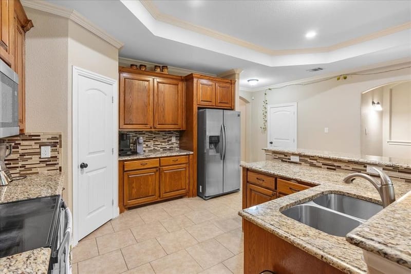 502 Ritchey Street, Gainesville TX 76240 - Photo 11
