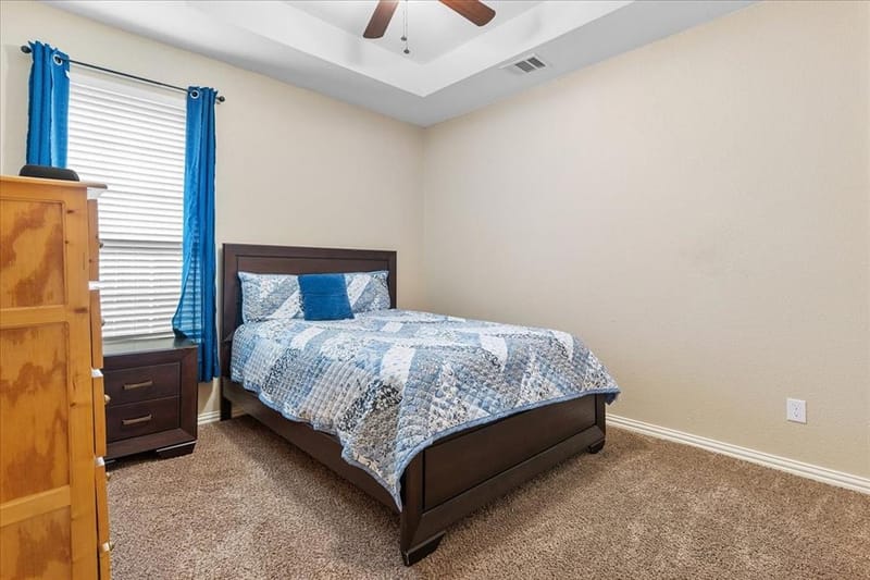 502 Ritchey Street, Gainesville TX 76240 - Photo 8