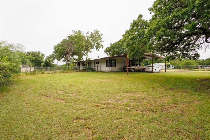 5716 Thousand Oaks Drive, Joshua TX 76058 - Photo 3