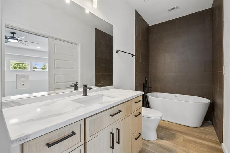 1011 S Waverly Drive, Dallas TX 75208 - Photo 9