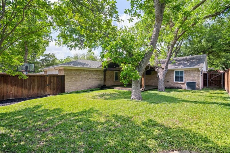 10950 Scotsmeadow Drive, Dallas TX 75218 - Photo 32