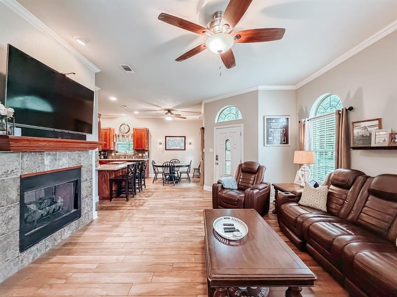 1504 Wade Street, Corsicana TX 75110 - Photo 2
