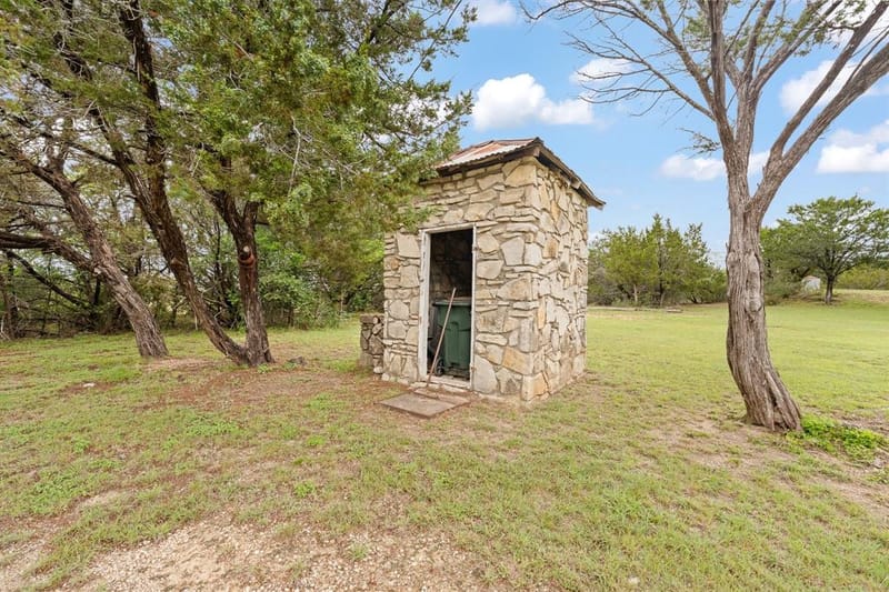 6677 County Road 2008, Glen Rose TX 76043 - Photo 30