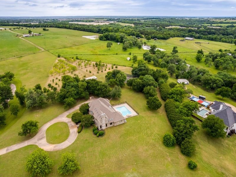 362 Woodland Hills Drive, Sherman TX 75092 - Photo 5