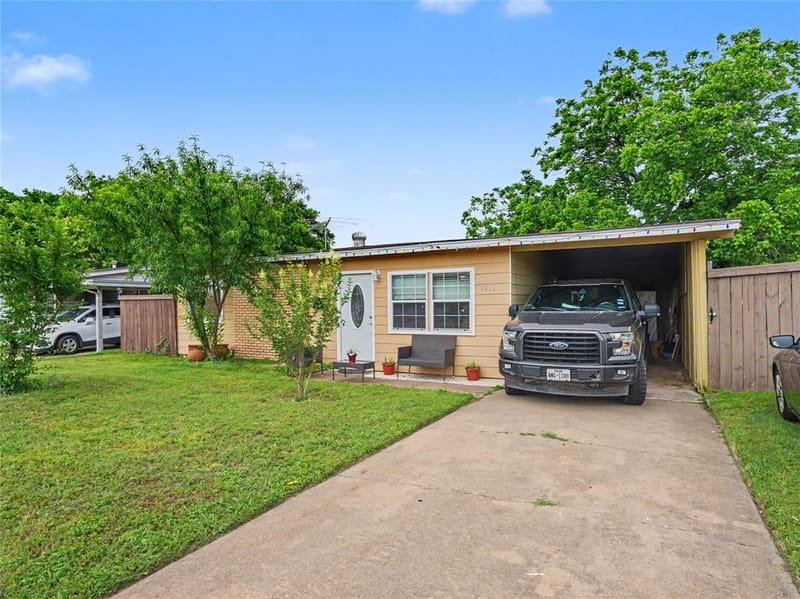 1217 California Parkway S, Fort Worth TX 76134 - Photo 3