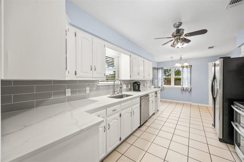 909 Valley View Avenue, Red Oak TX 75154 - Photo 11
