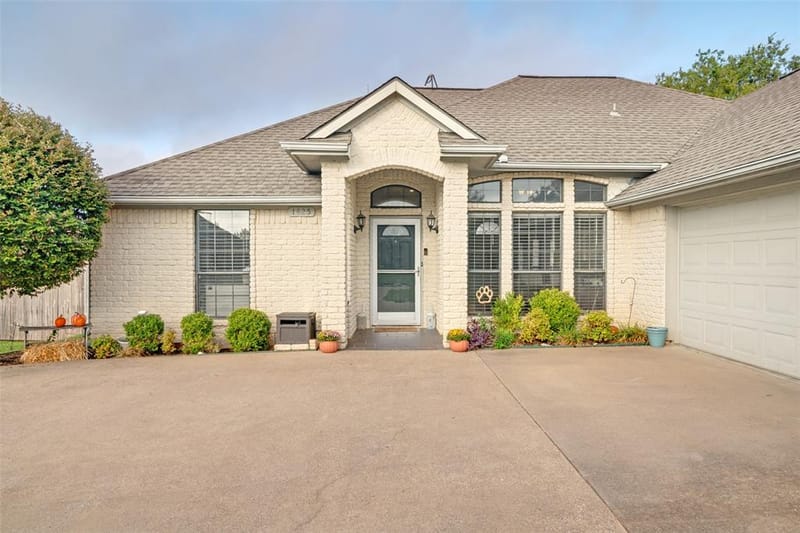1425 Nottingham Drive, Kaufman TX 75142 - Photo 2