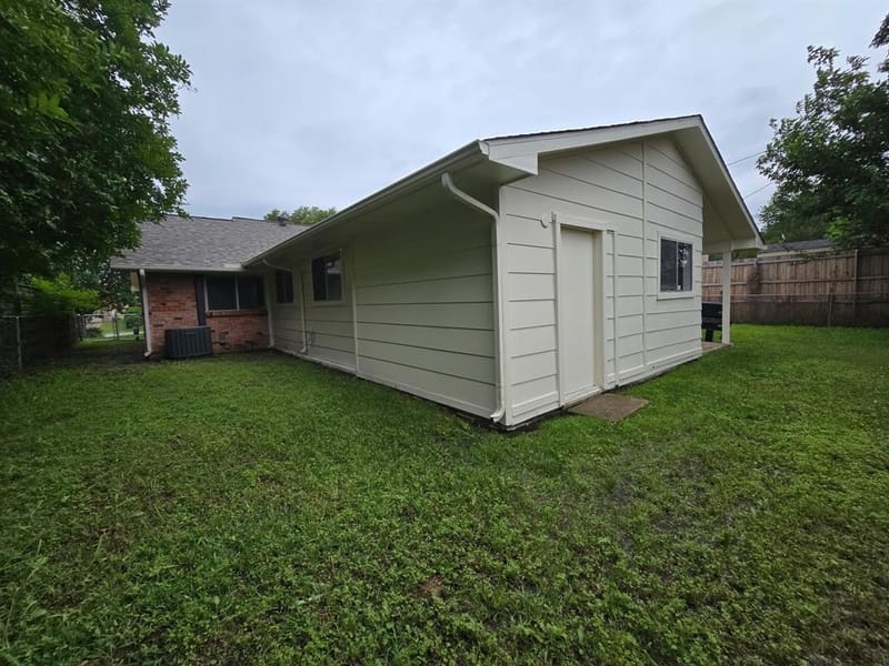 614 W Grenoble Drive, Grand Prairie TX 75052 - Photo 16