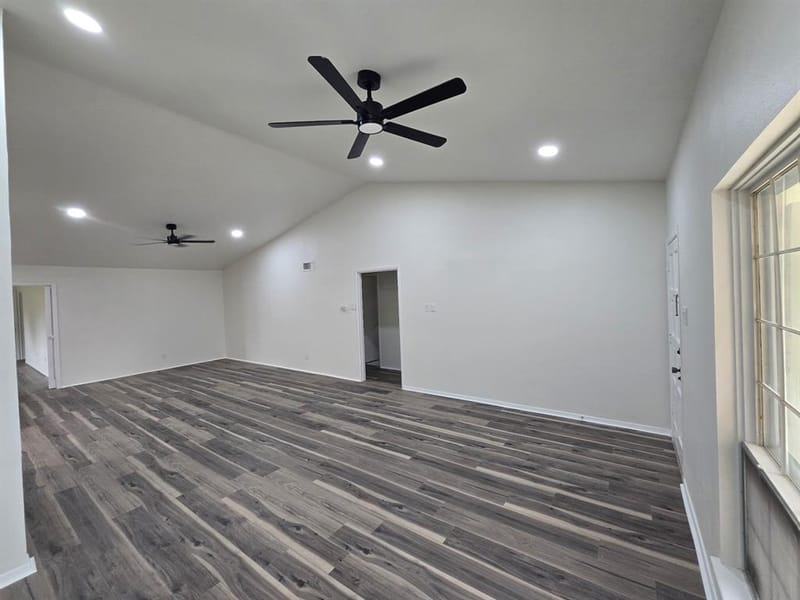 614 W Grenoble Drive, Grand Prairie TX 75052 - Photo 5