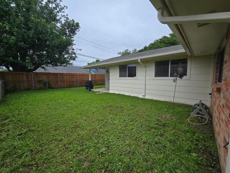 614 W Grenoble Drive, Grand Prairie TX 75052 - Photo 15