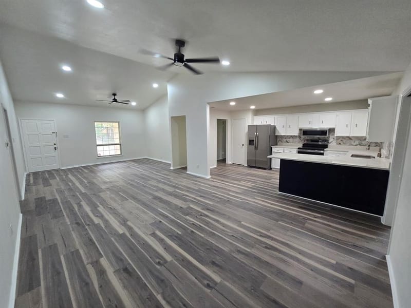 614 W Grenoble Drive, Grand Prairie TX 75052 - Photo 4