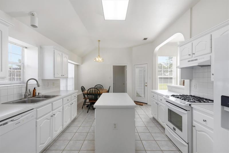 6318 Ahnee Drive, Rowlett TX 75089 - Photo 4