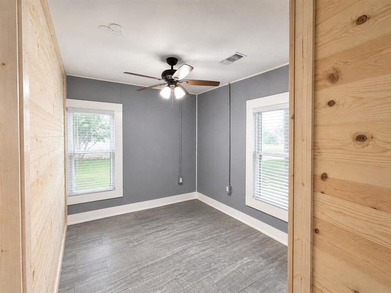 506 W Grand Avenue, Comanche TX 76442 - Photo 8