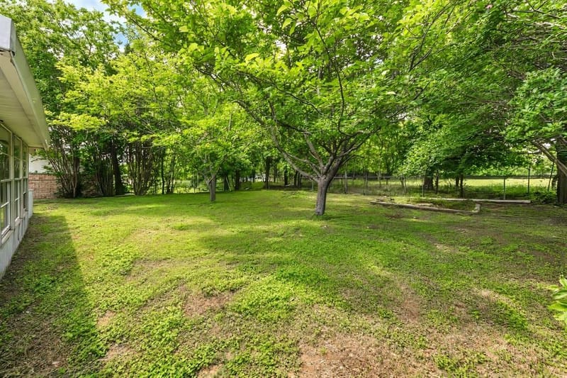 805 Long Drive, Mineral Wells TX 76067 - Photo 12