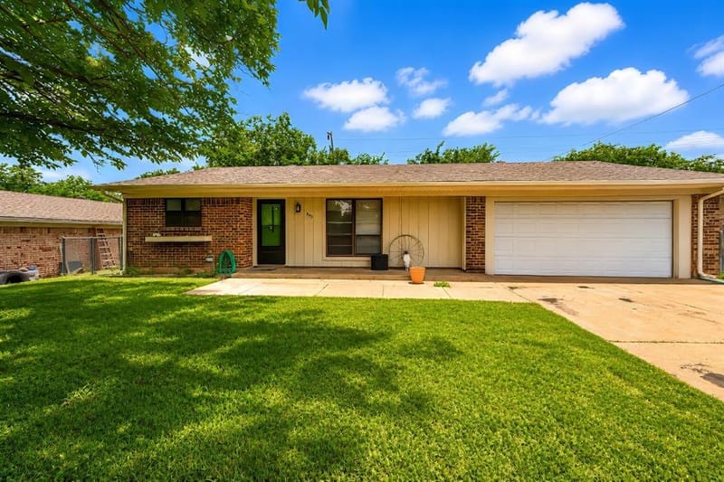 805 Long Drive, Mineral Wells TX 76067