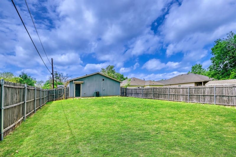 1907 Morgan Street, Greenville TX 75401 - Photo 14