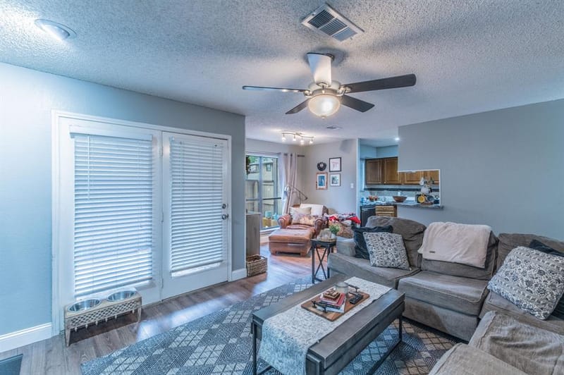 1901 Cloisters Drive # 914, Arlington TX 76011