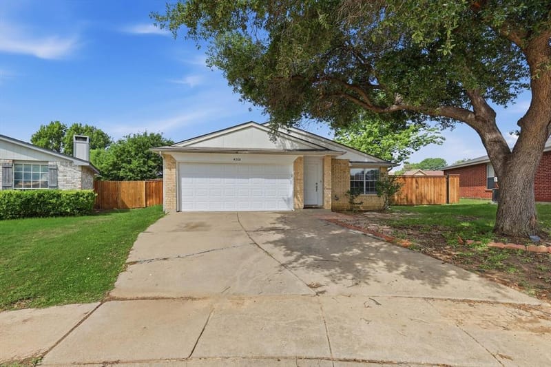 4208 Ocho Rios Drive, Fort Worth TX 76137 - Photo 2