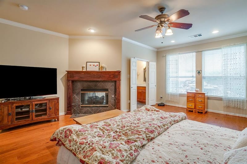 2952 Masters Court S, Burleson TX 76028 - Photo 13