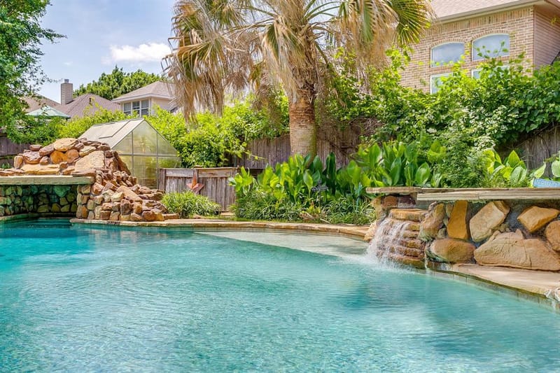 2952 Masters Court S, Burleson TX 76028
