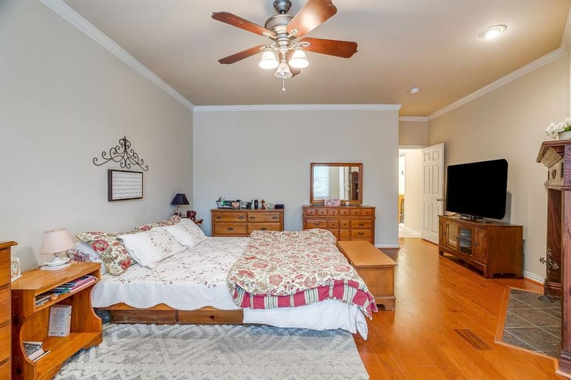 2952 Masters Court S, Burleson TX 76028 - Photo 15