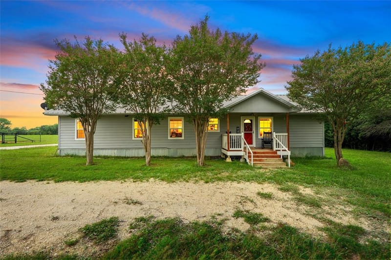 125 Private Road 245, Hillsboro TX 76645