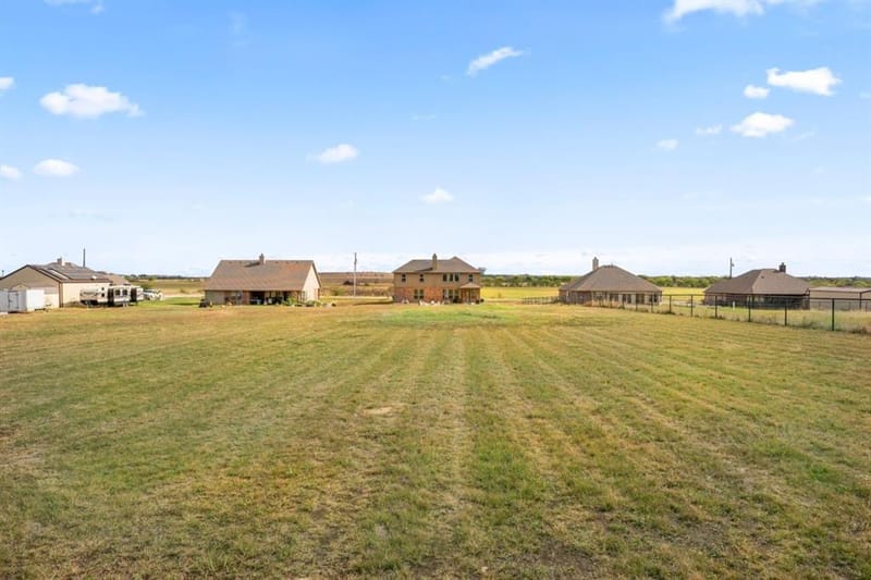 3340 Florance Road, Ponder TX 76259 - Photo 37