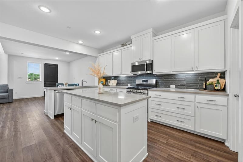 685 Watersedge Court, Lewisville TX 75067