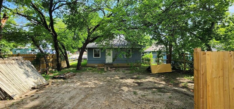940 W 7th Street, Dallas TX 75208 - Photo 2