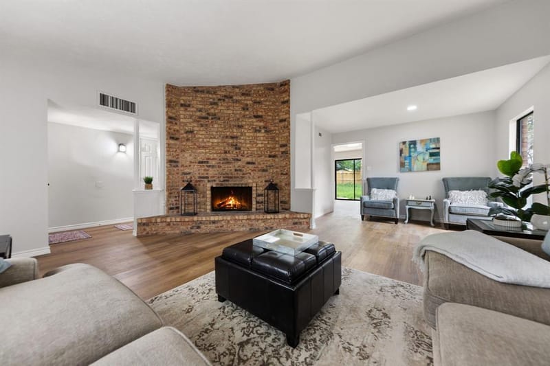 809 Levelland Drive, Arlington TX 76017 - Photo 4