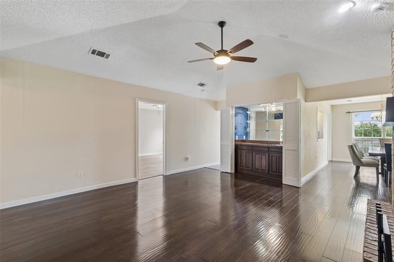 801 Country Club Place, Grand Prairie TX 75052 - Photo 5